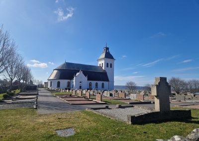 Fjärås kyrka